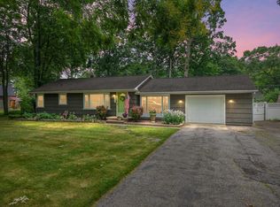 5674 Brunswick Blvd, Waterford, MI 48327