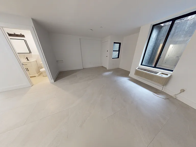 81 Suydam St #1A — Photo 11