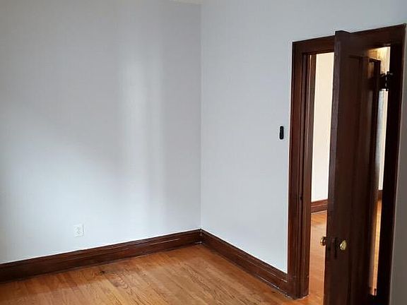 4th image of 7121 S Campbell Ave #2