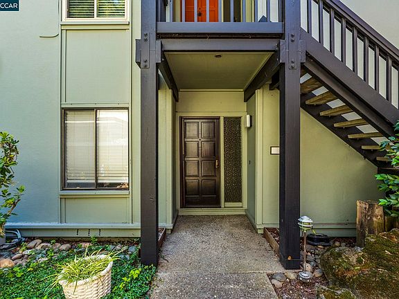 3rd image of 109 Rubicon Cir