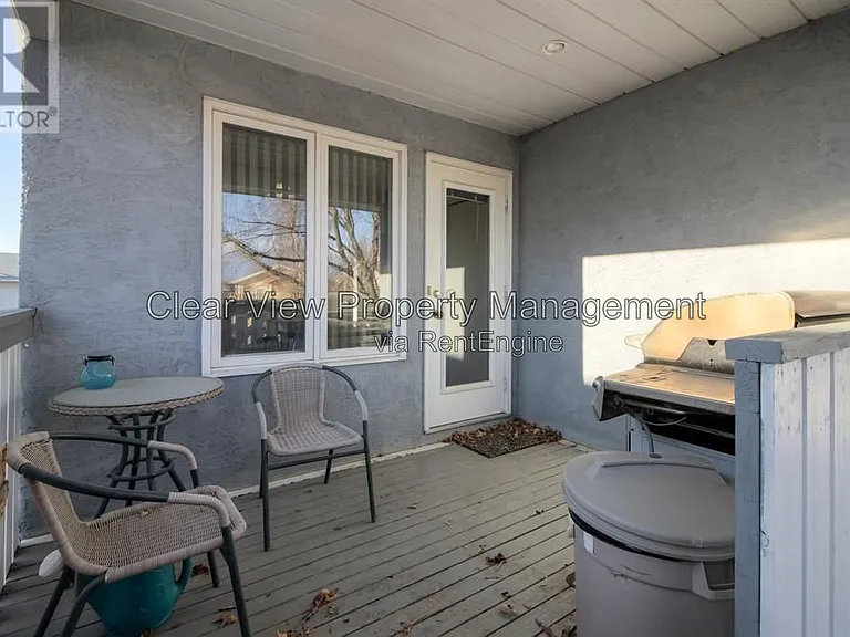 15 Assiniboia Way W #UPPER LEVEL — Photo 11