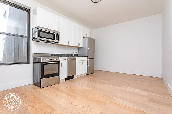 Rented by MySpaceNYC | media 8