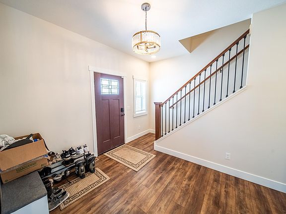 4th image of 1017 Chester Ave SE