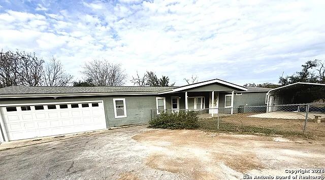 Building Photo - 212 Thornton Ln