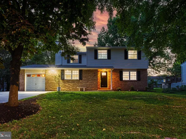 1107 Clarke St, Herndon, VA 20170