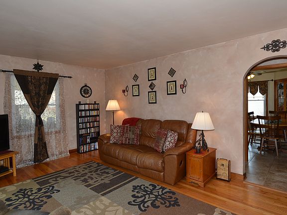 3rd image of 205 S Greenfield Ave