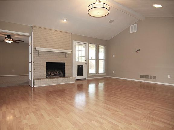 5th image of 4429 Boston Dr