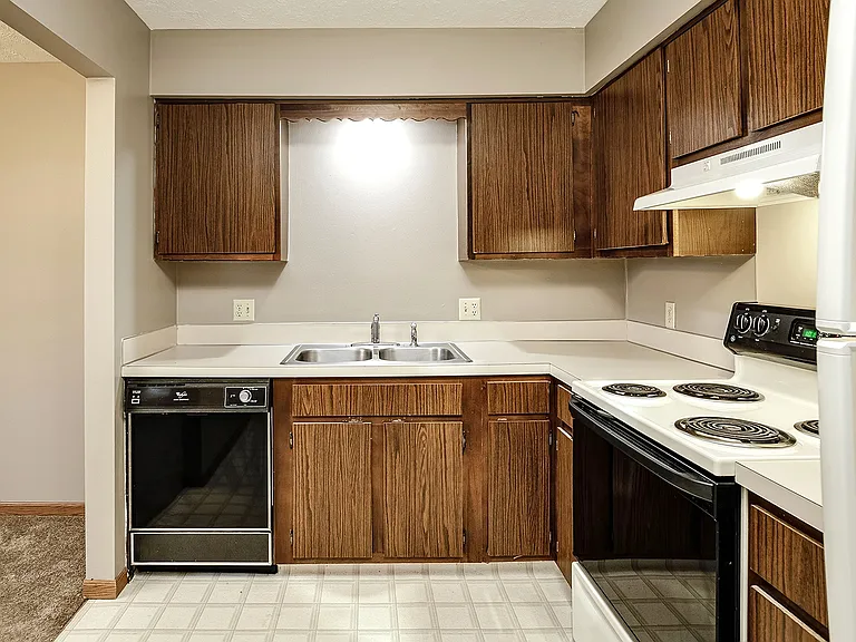 Gold Coast Apartments — Photo 23