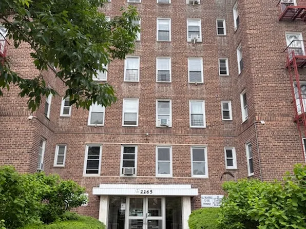 2265 Ocean Parkway image 1 of 19