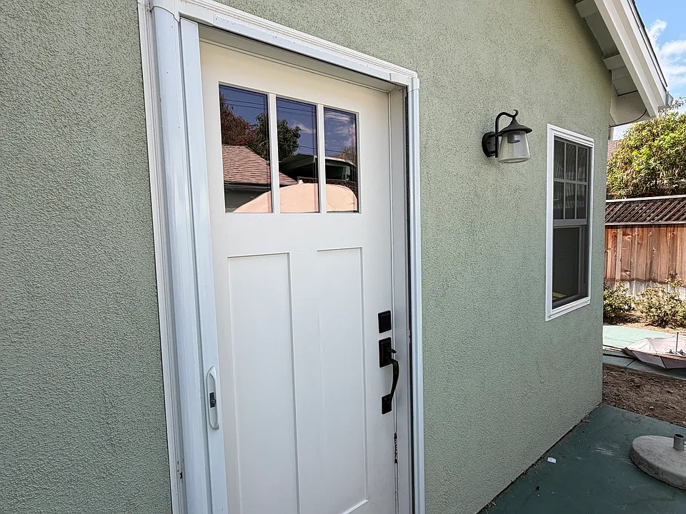 418 Mercedes Ave