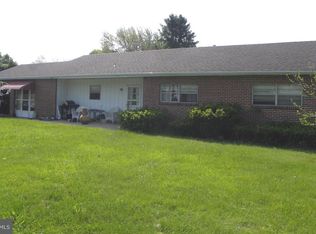 654 Cherry Tree Rd, Upper Chichester, PA 19014