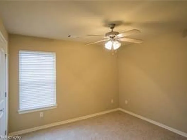 2537 N Vickers Pl — Photo 10
