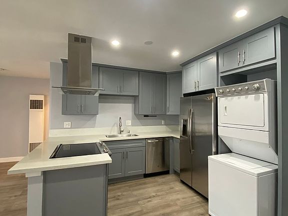 5th image of 2310 E 5th St #4