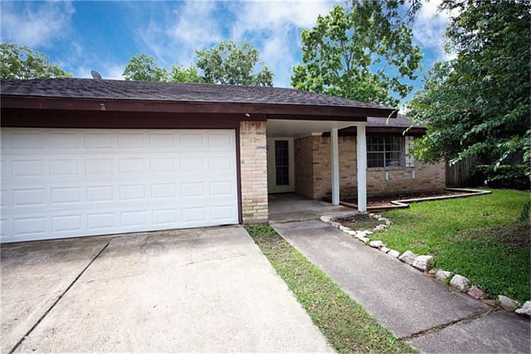 1st image of 16430 Hickory Knoll Dr