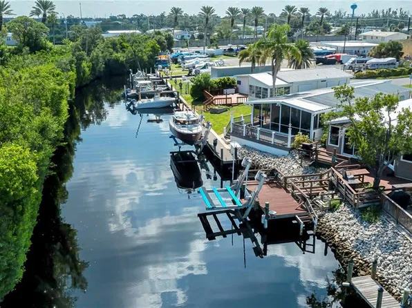 55 N Starboard Dr, Venice, FL 34285