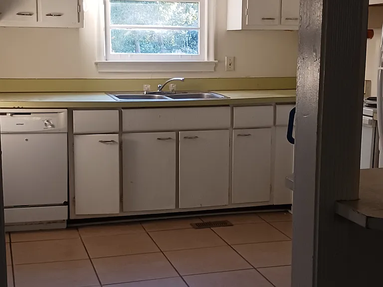 1641 Atkamire Dr — Photo 18