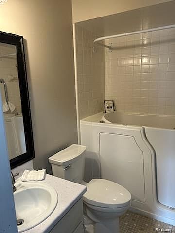 35138 N Bay Cir, photo 8