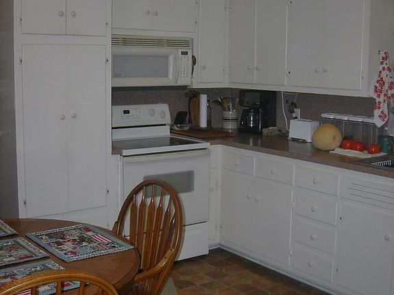 4th image of 4006 Hawthorne Dr