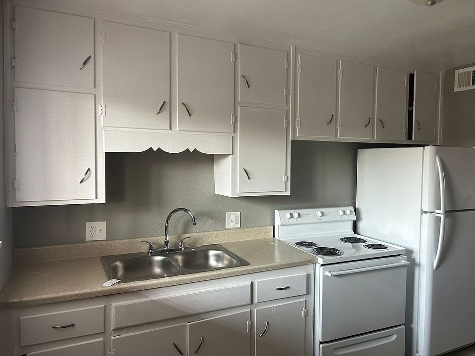 1st image of 1015 Forest Ct APT 12