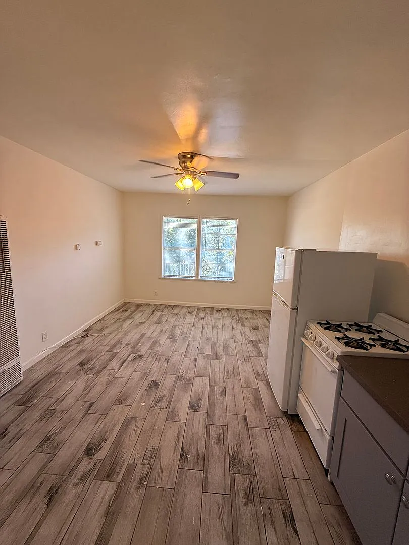 1023 Osage Ave — Photo 1