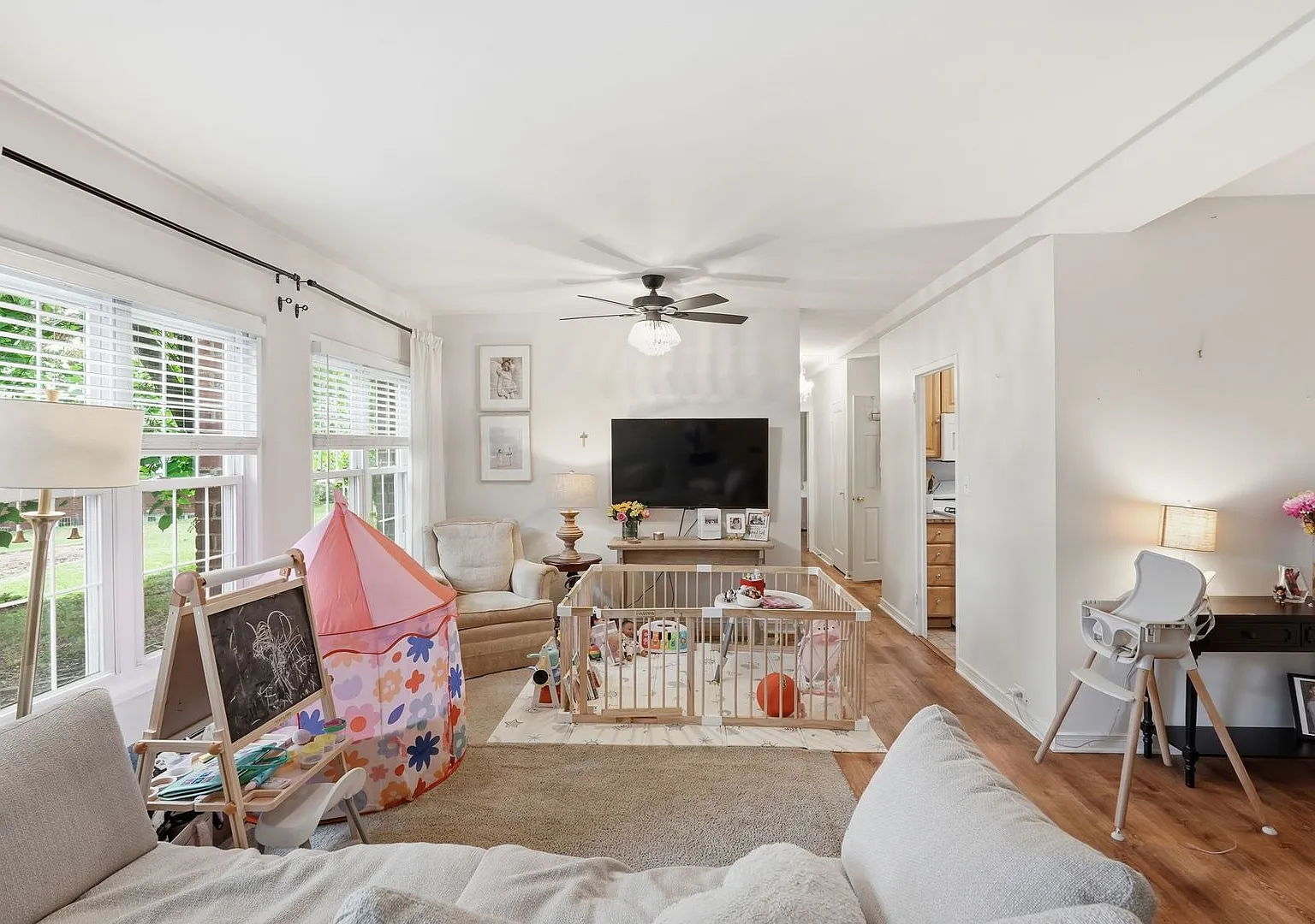 Bright Alexandria Condo with Private Patio & Community Pool! — Photo 2