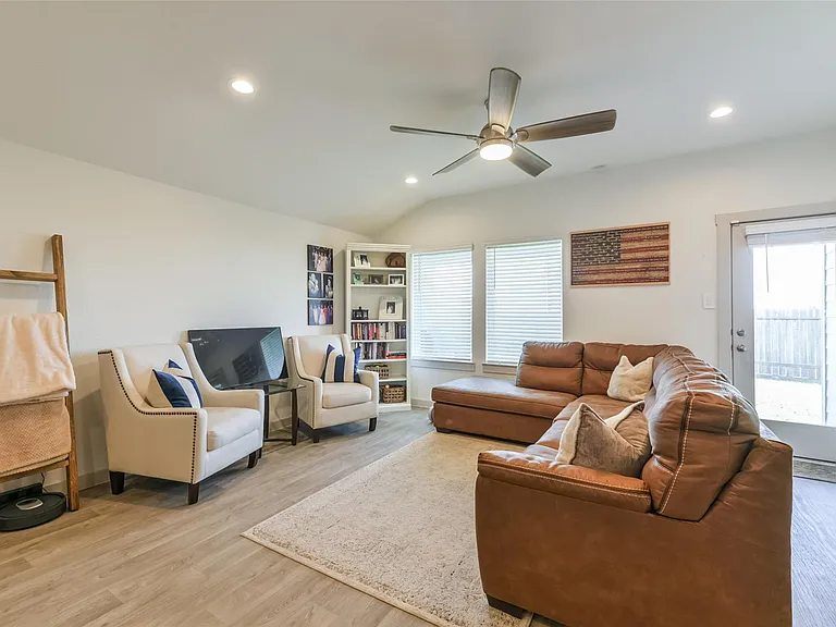 503 Rain Cloud Dr — Photo 1