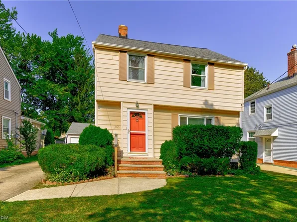 1096 Churchill Rd, Lyndhurst, OH 44124