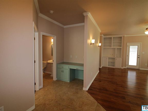 2nd image of 2007 Carriage House Dr