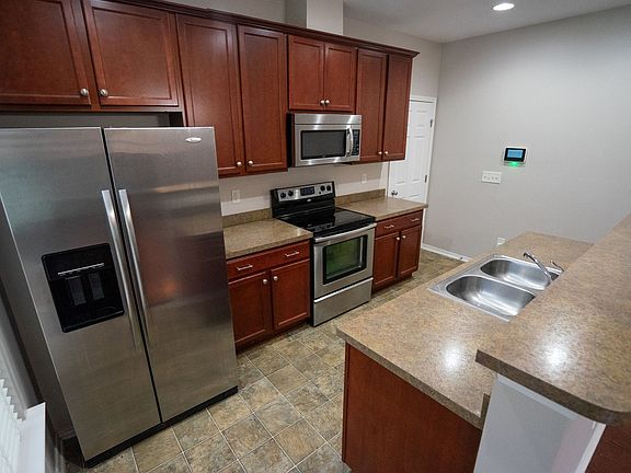 4th image of 3 Mint Hill Ct