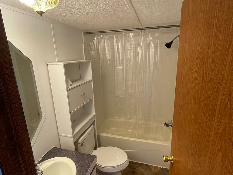 575 N Bellwood Rd — Photo 3
