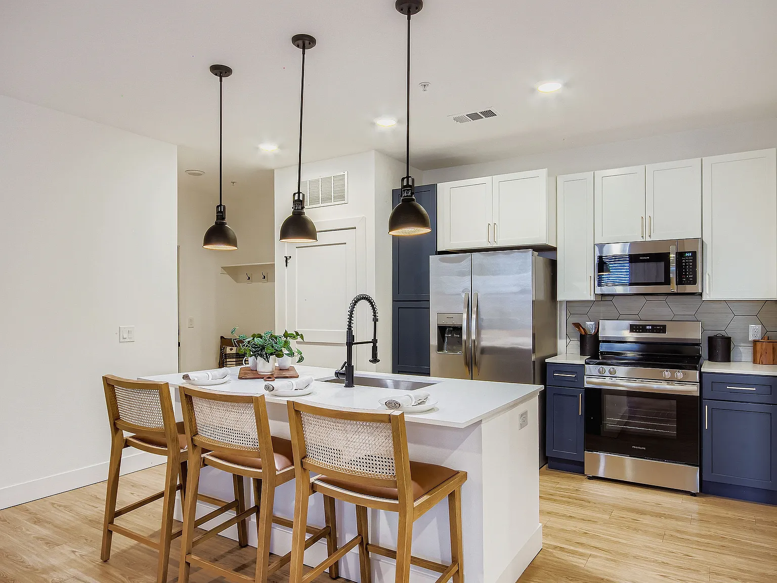 Agave Ranch Modern Apartments — Photo 4