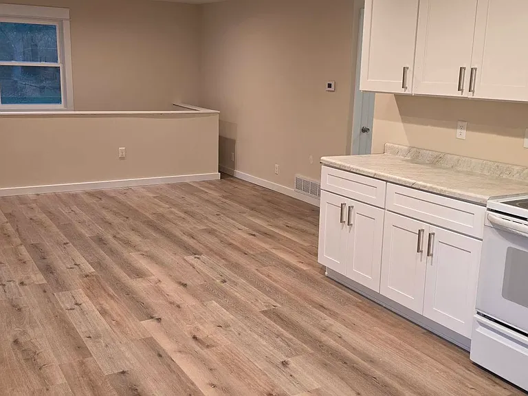 4231 S Johnson Rd — Photo 6