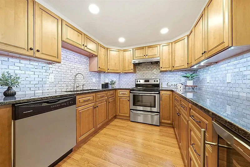 1 bed, 1.0 bath, 840 sqft, $1,620 — Photo 4