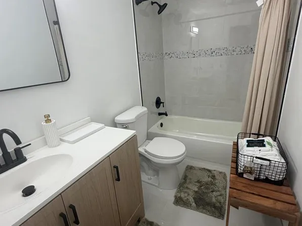 8700 NW 45th Ct, Fort Lauderdale, FL 33351