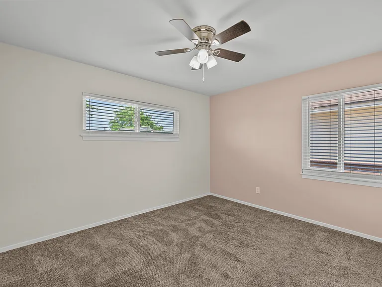 809 W Avenue J10 — Photo 24
