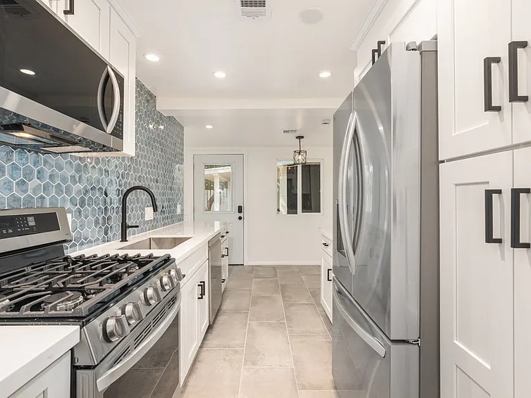 3884 Wawona St — Photo 14