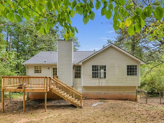 3rd image of 215 Pinehurst Dr