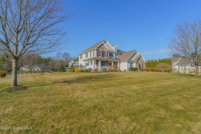 3rd image of 27 Liberty Way