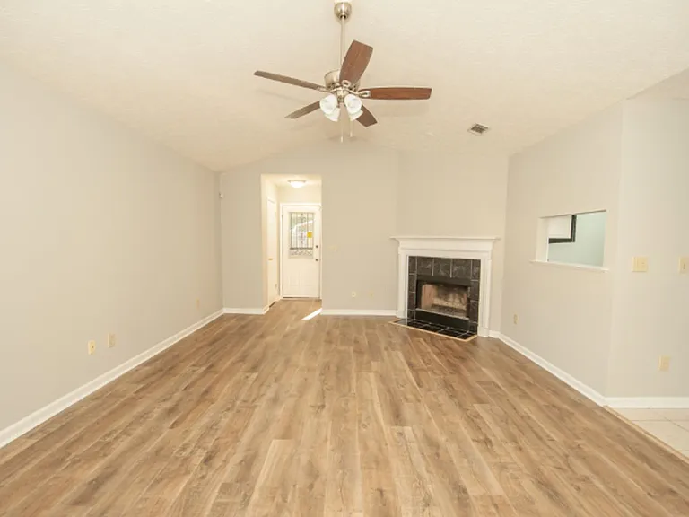 6218 Bell Gables — Photo 17
