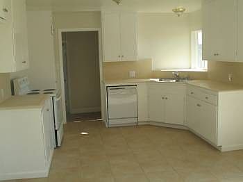 2nd image of 605 Tabor Dr APT 4