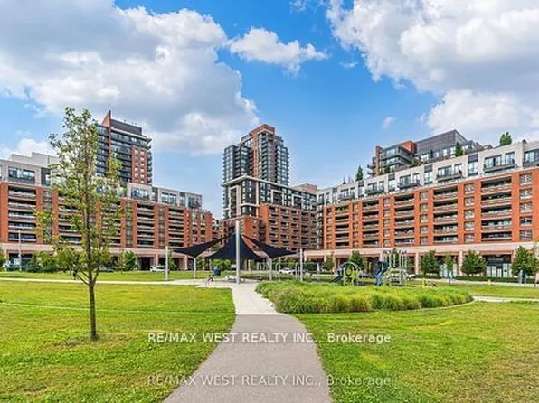 830 Lawrence Ave W #803, Toronto, ON M6A 0B6
