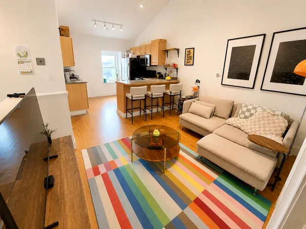 645 E 7th St #3, South Boston, MA 02127