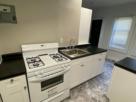 2nd image of 1701 Fulton Rd APT 4