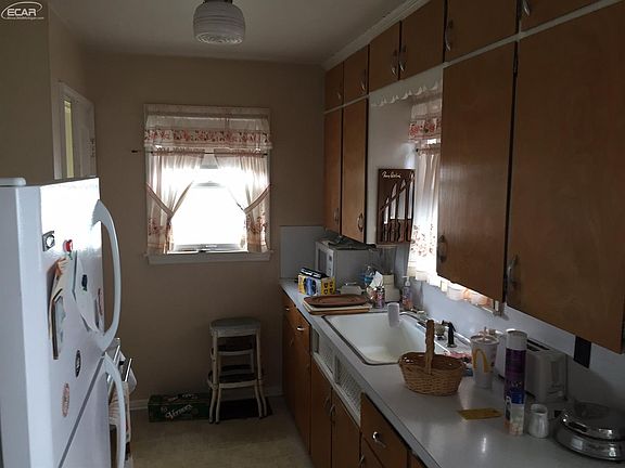 2nd image of 719 Lincoln Ave