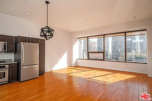 1100 Wilshire Blvd Photo 1