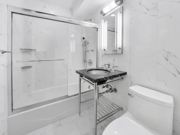 233 East 69th Street image 10 of 12