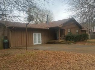 109 Marshall St, Hooks, TX 75561