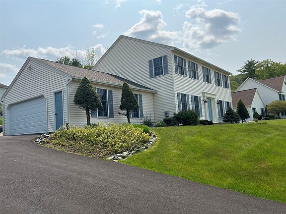 3rd image of 56 Mountain Brook Dr