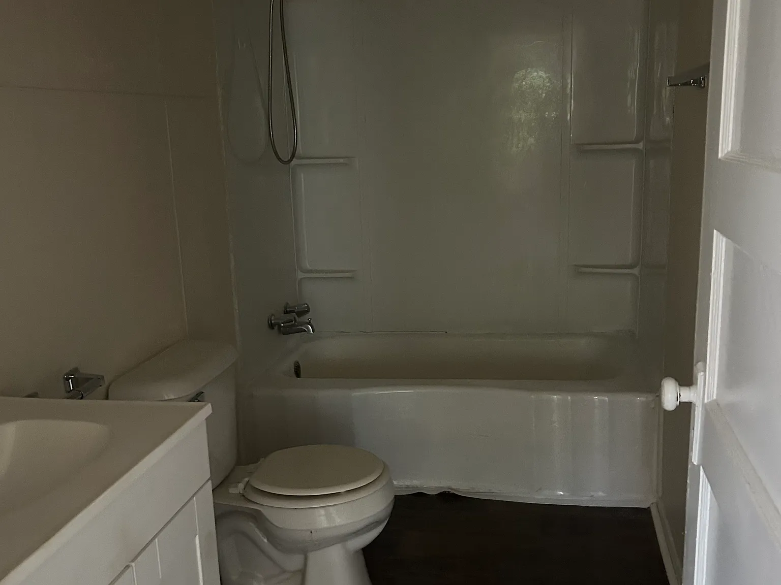 2 bed, 2000 sqft, $1,100 — Photo 4