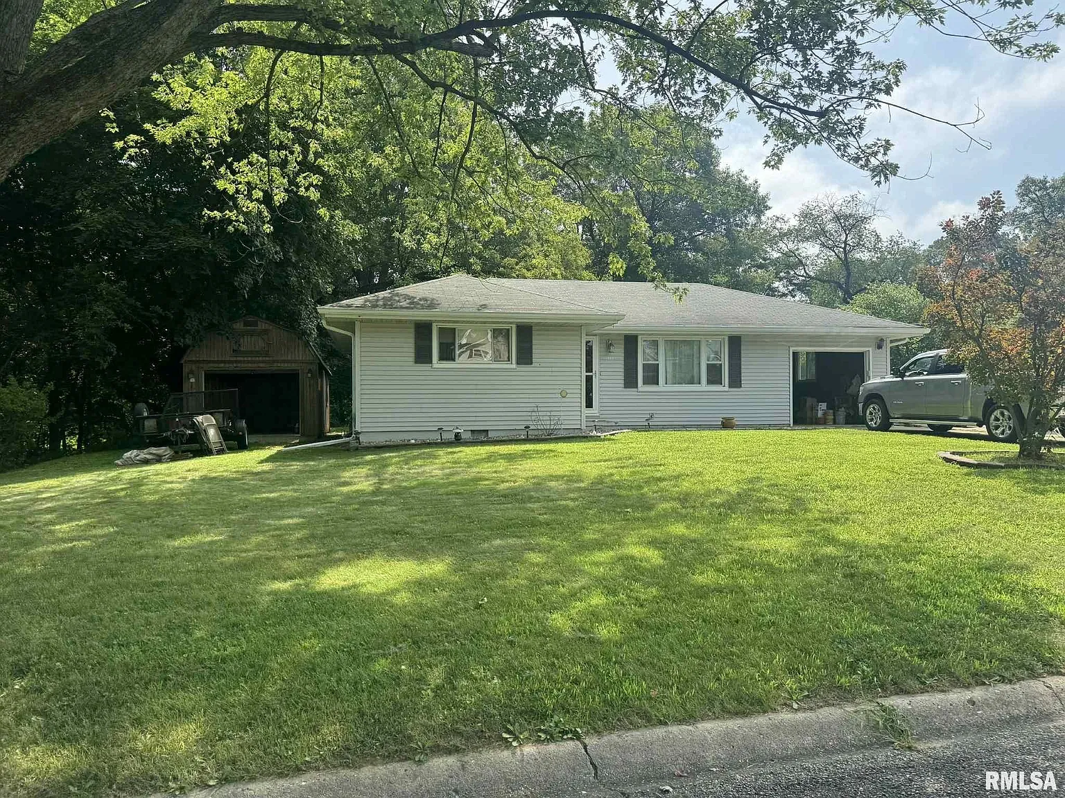 1118 N Schneblin Ln photo 1